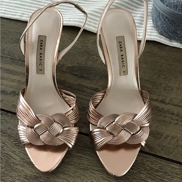 Ladies size 8 gently used rose gold heels - Picture 1 of 4